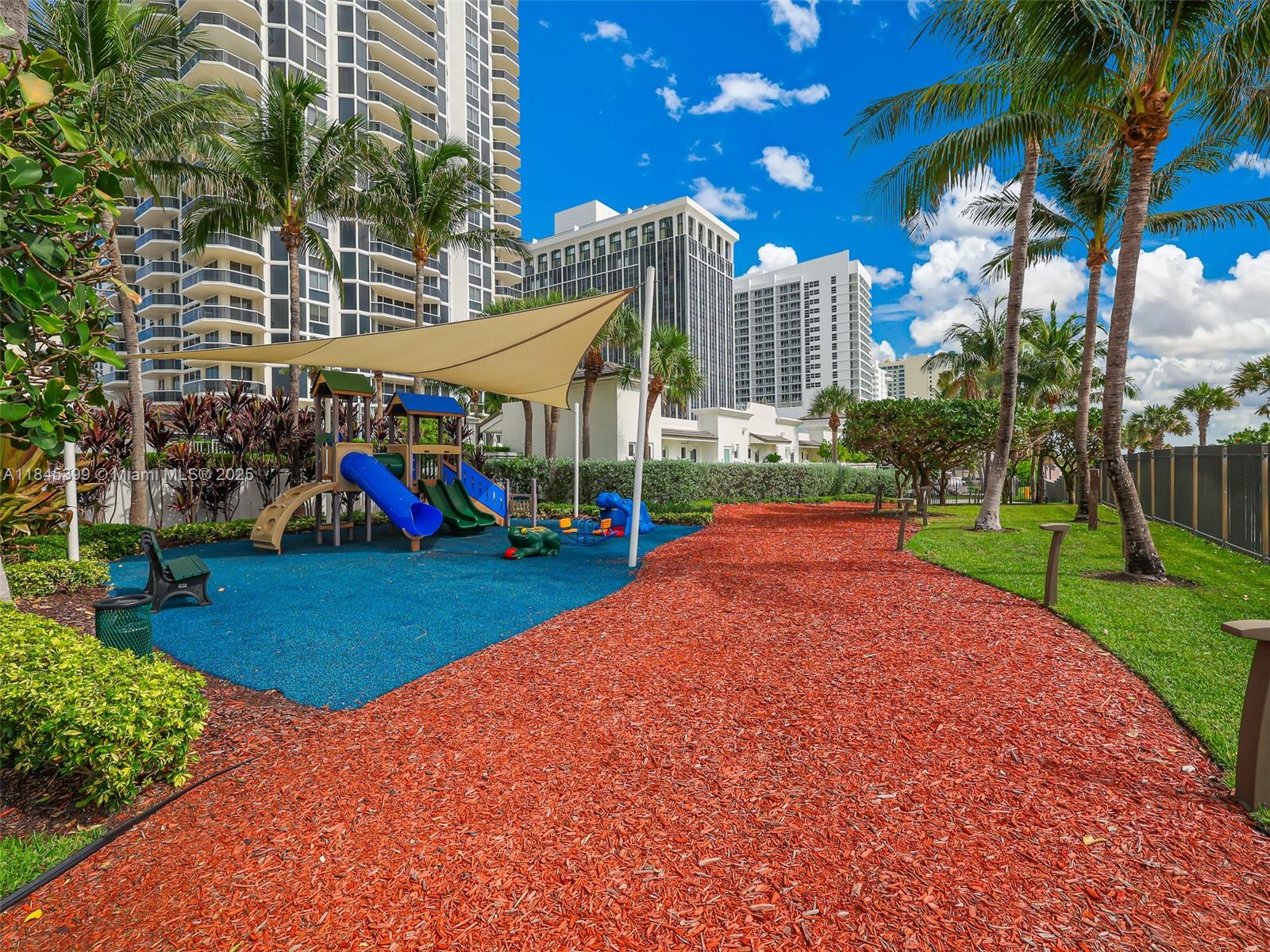 image Green Diamond Condo43
