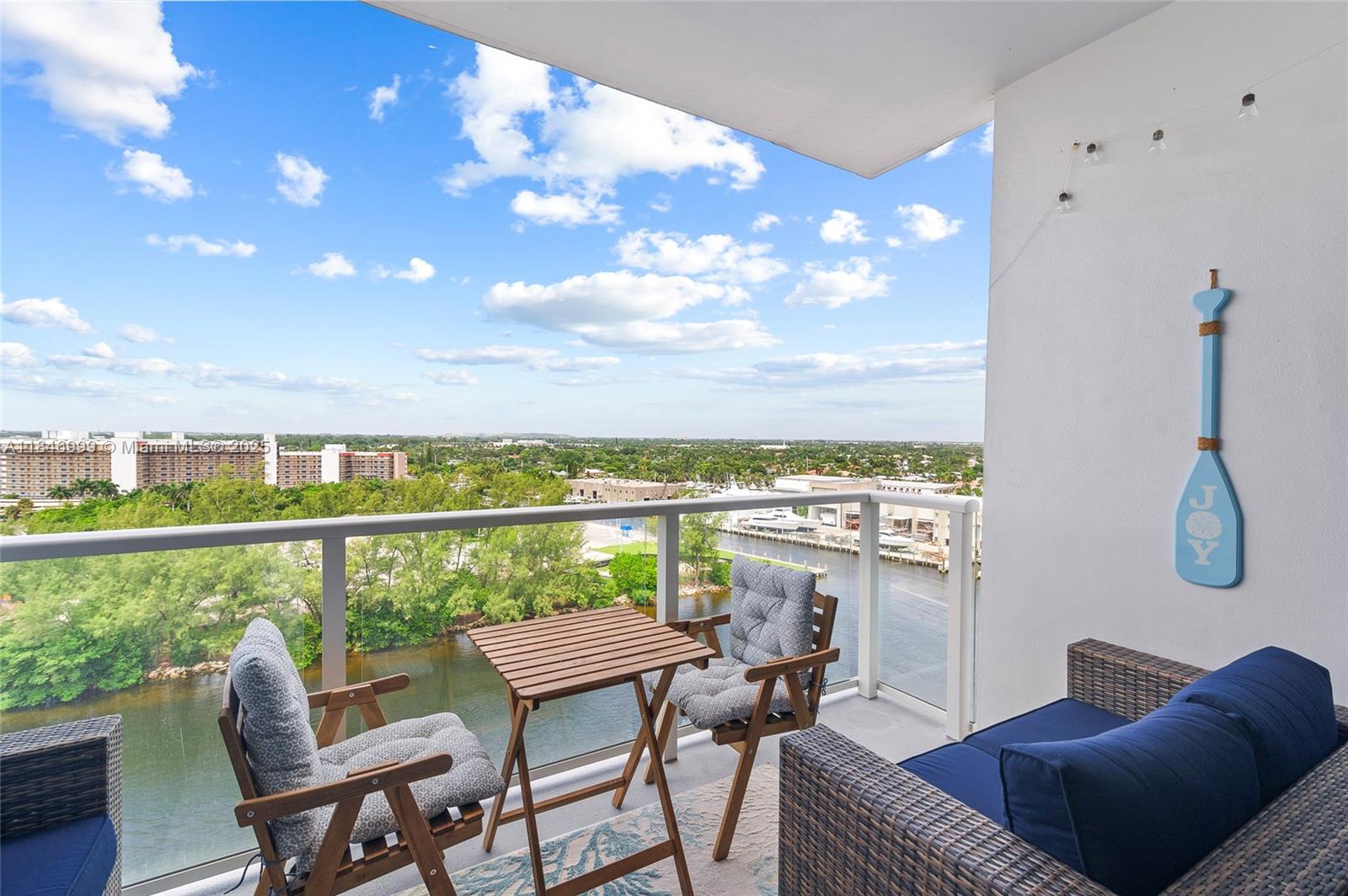 1401 N Riverside Dr #1406