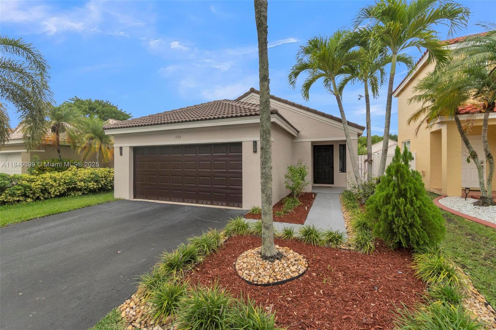 1592 S Salerno Cir