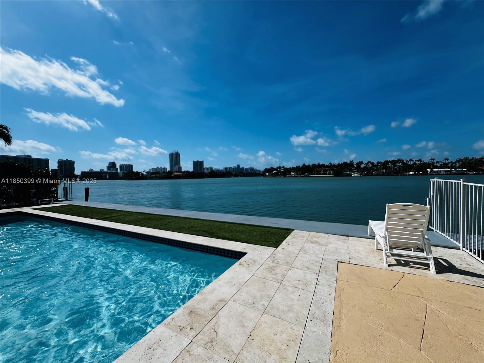 960 Bay Dr #912
