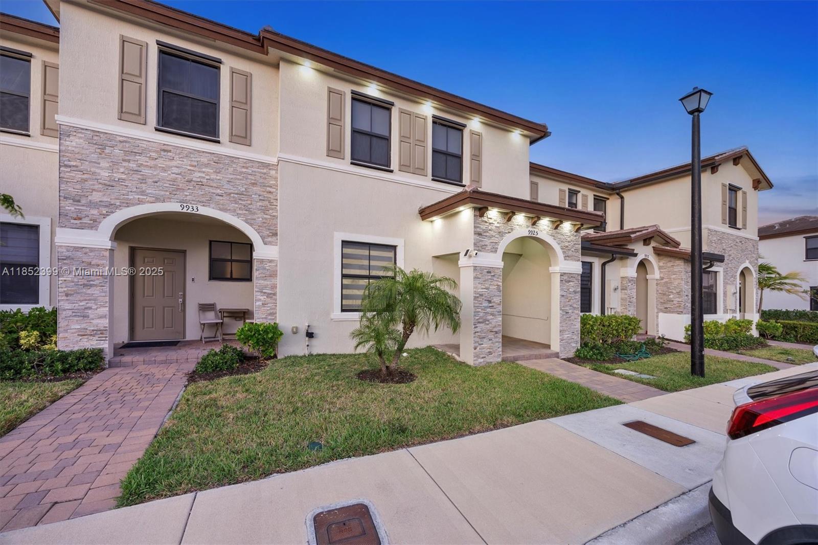 9925 SW 228th Ter