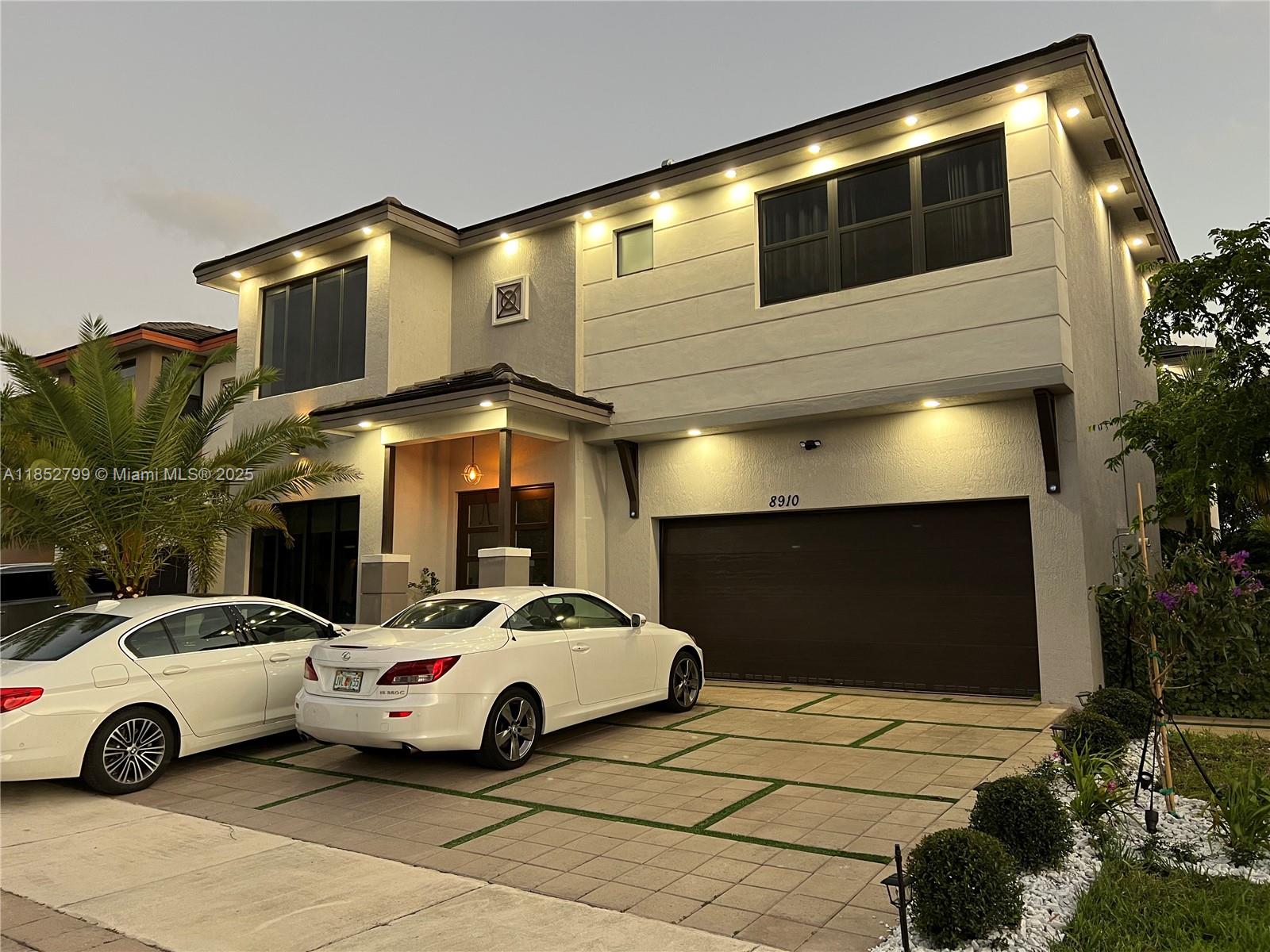 8910 NW 160th Ter