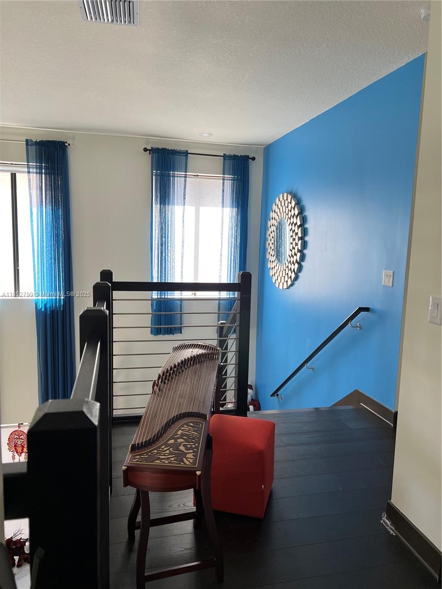 8910 NW 160th Ter Miami Lakes, FL 33018