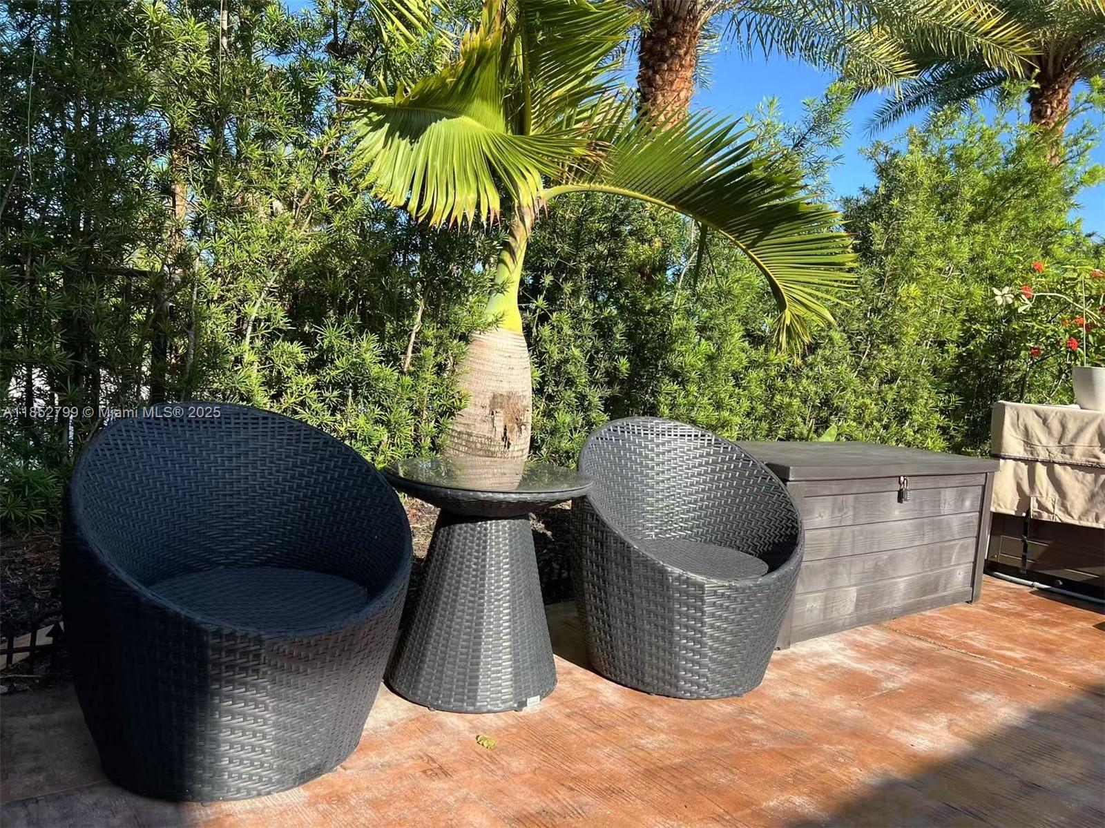 8910 NW 160th Ter Miami Lakes, FL 33018