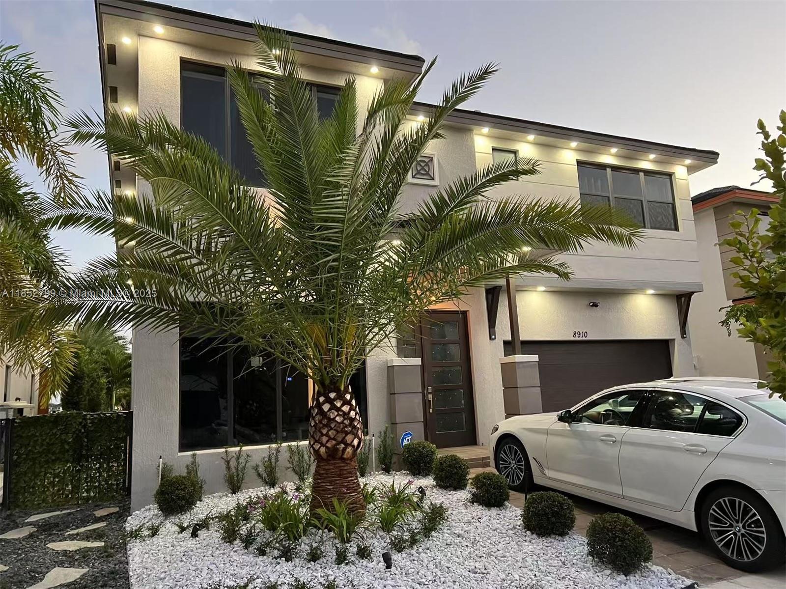 8910 NW 160th Ter Miami Lakes, FL 33018