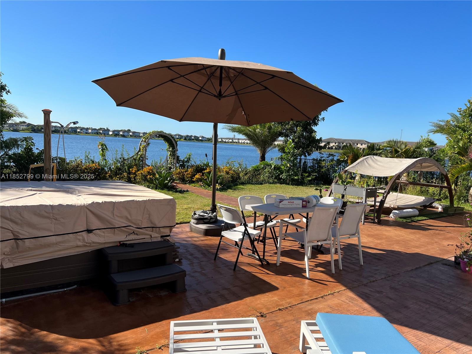 8910 NW 160th Ter Miami Lakes, FL 33018