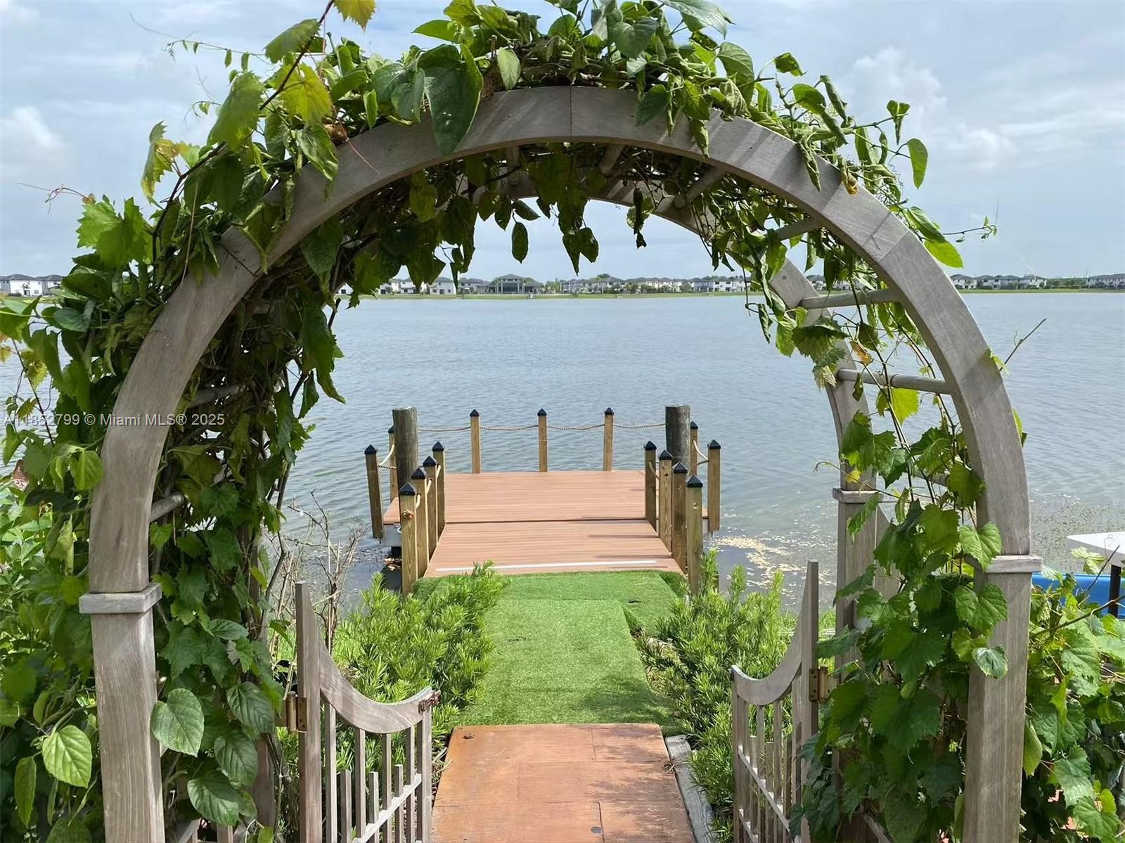 8910 NW 160th Ter Miami Lakes, FL 33018