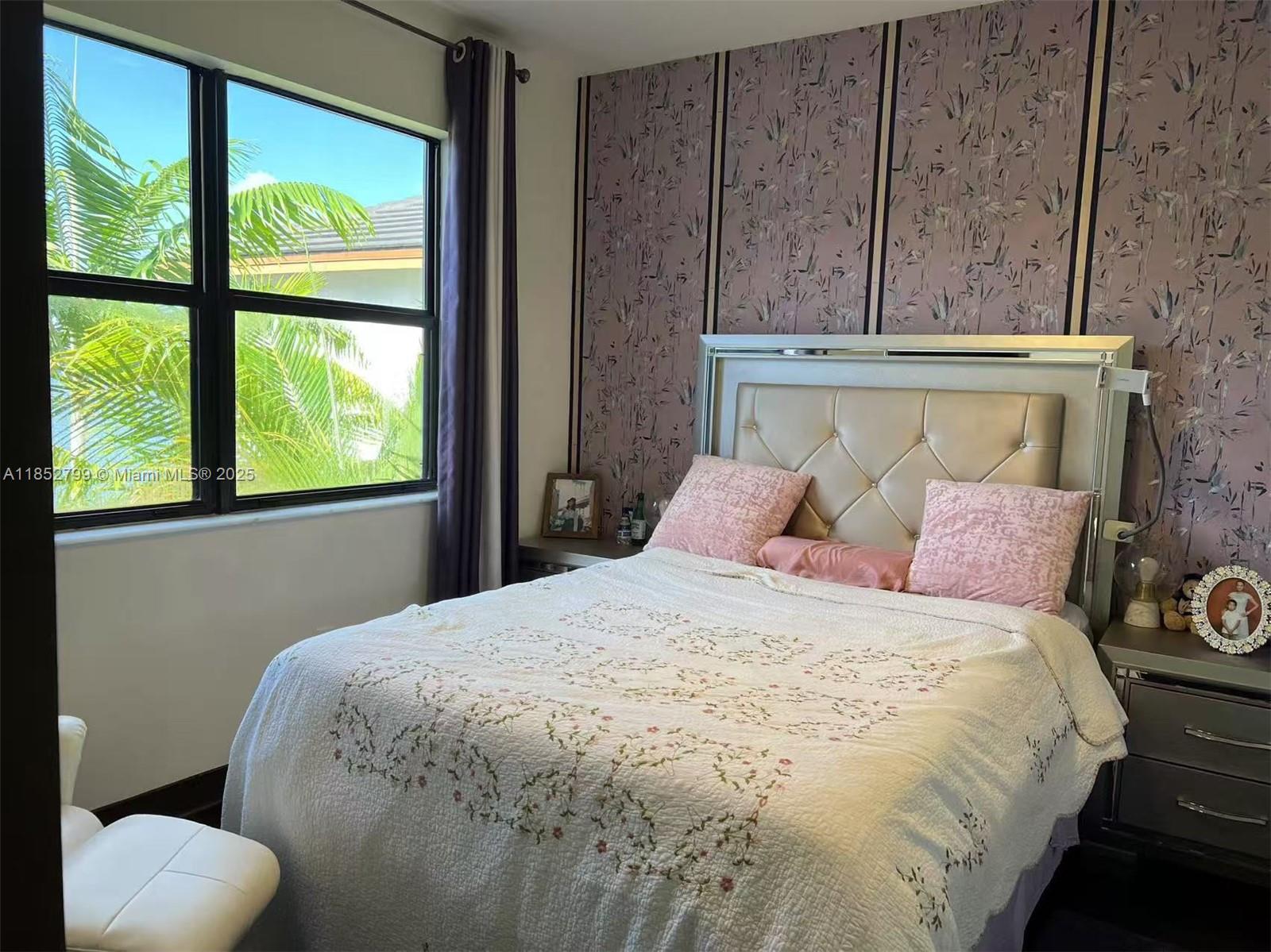 8910 NW 160th Ter Miami Lakes, FL 33018