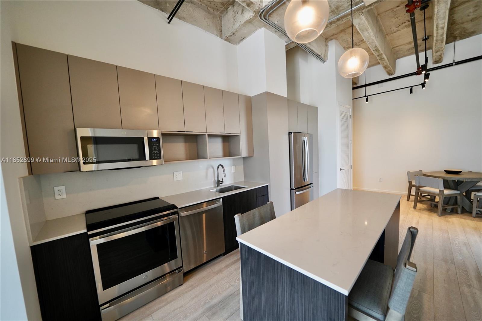 7920 NE 2nd Ave #401
