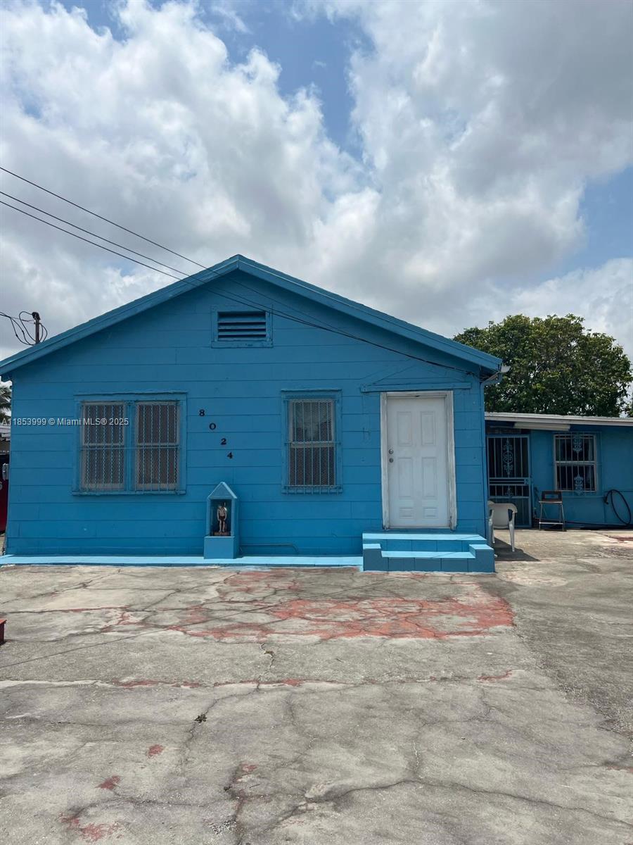 8024 NW 36th Ct