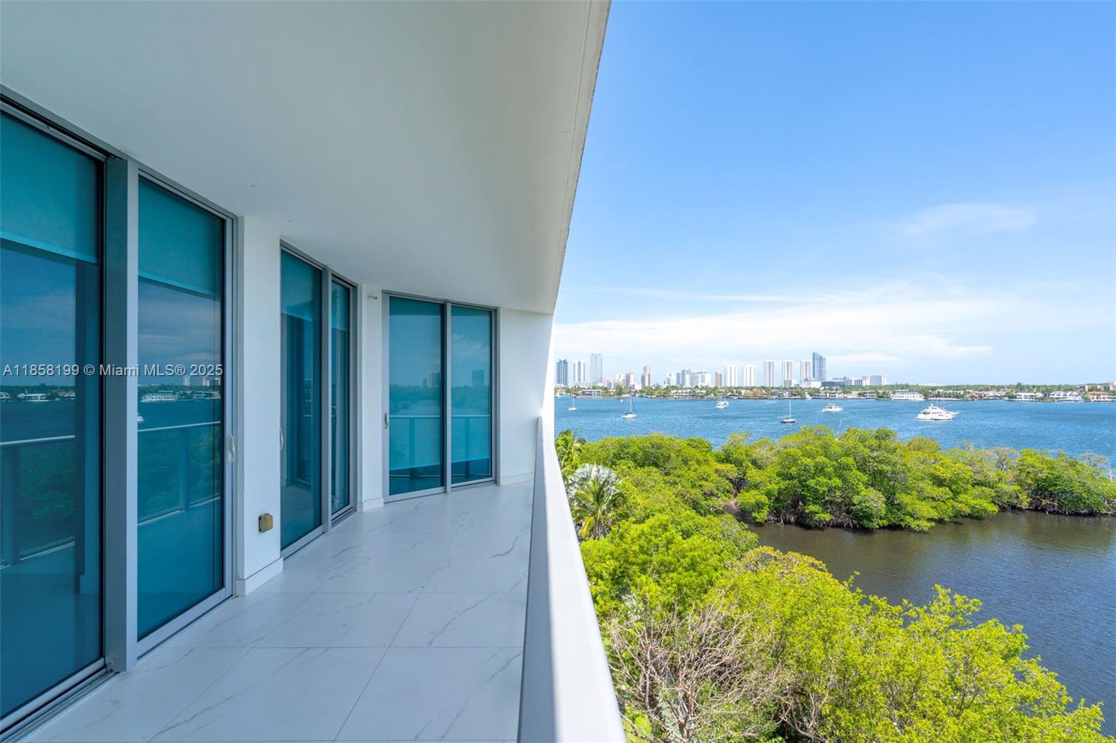 17111 Biscayne Bl #506-S