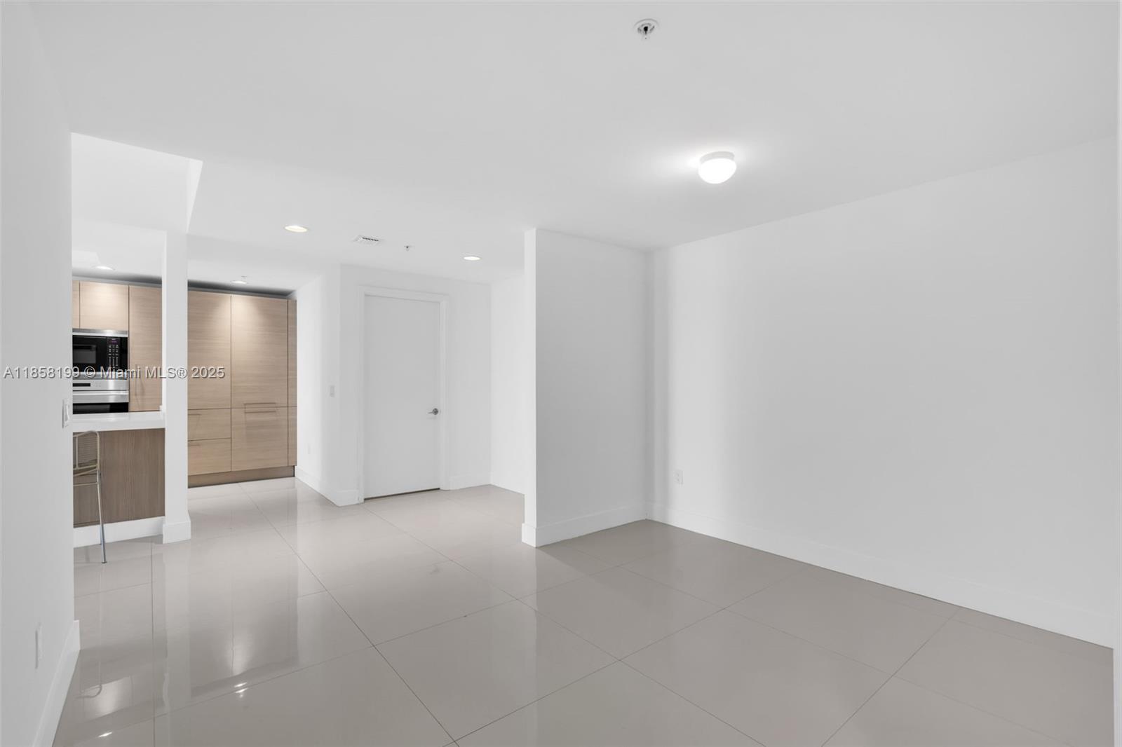 17111 Biscayne Bl #506-S North Miami Beach, FL 33160