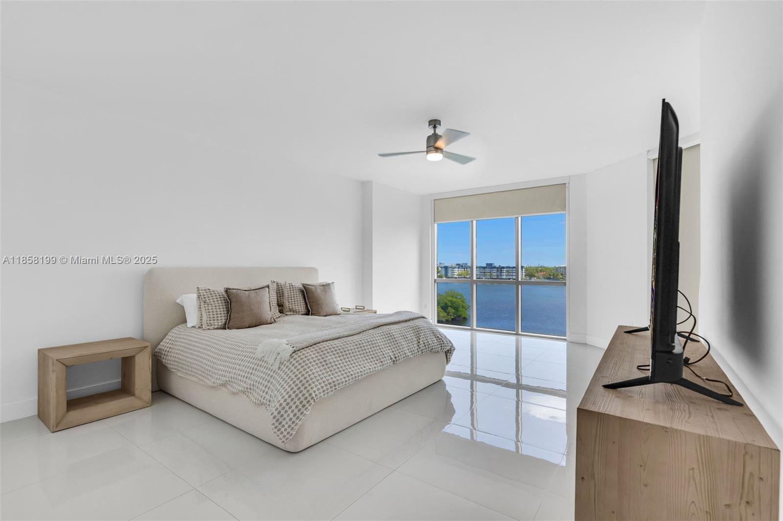 17111 Biscayne Bl #506-S North Miami Beach, FL 33160