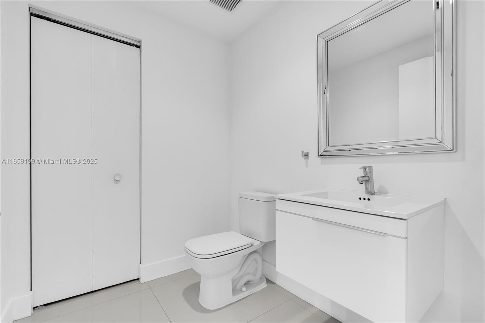 17111 Biscayne Bl #506-S North Miami Beach, FL 33160