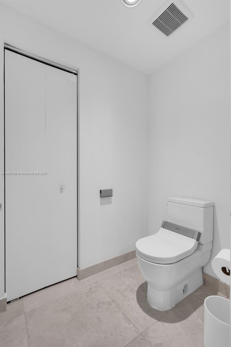 17111 Biscayne Bl #506-S North Miami Beach, FL 33160