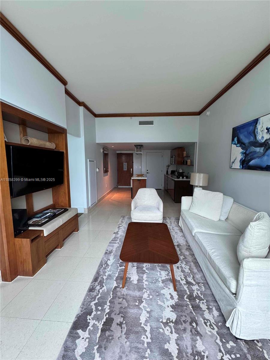 6801 Collins Ave #1002