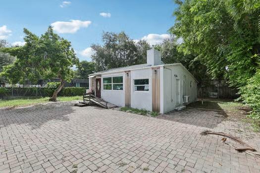 666 NE 62nd St Miami, FL 33138