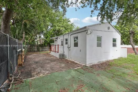 666 NE 62nd St Miami, FL 33138