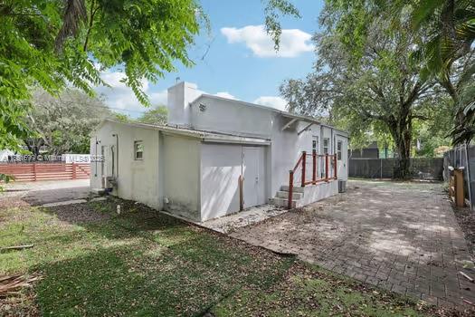 666 NE 62nd St Miami, FL 33138