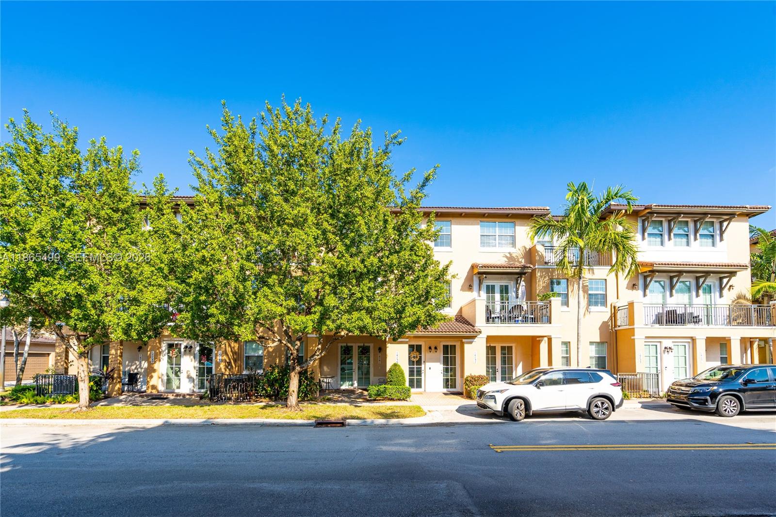 14749 SW 9th St #3110 Pembroke Pines, FL 33027