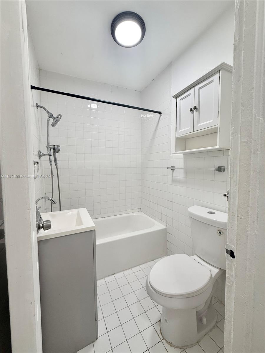 3433 Garden Ave #6 Miami Beach, FL 33140