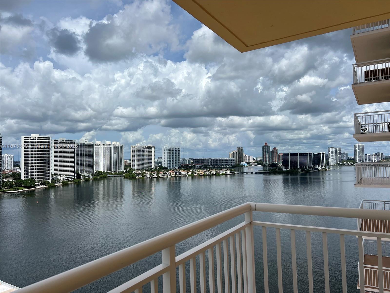 image Winston Towers 2009