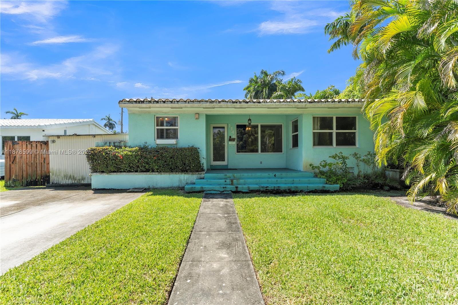 1146 Polk St