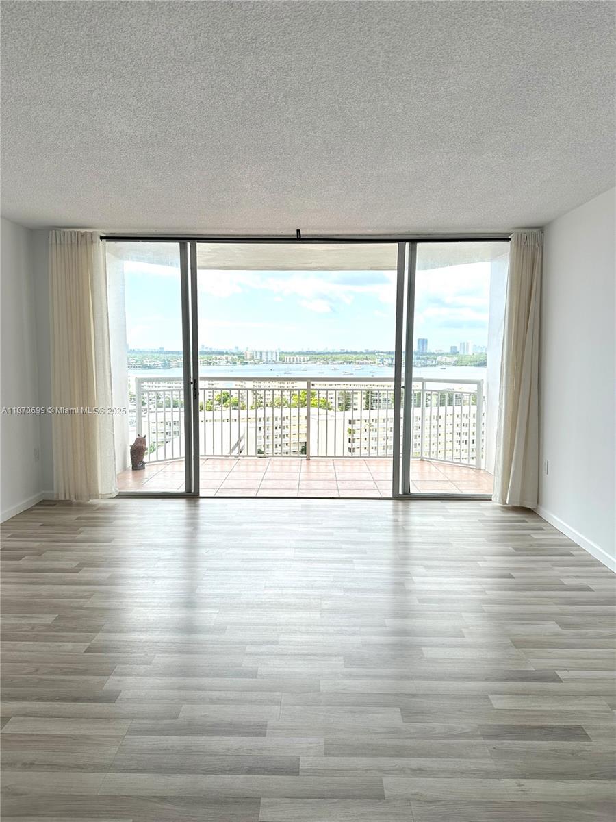 18041 Biscayne Blvd #1401