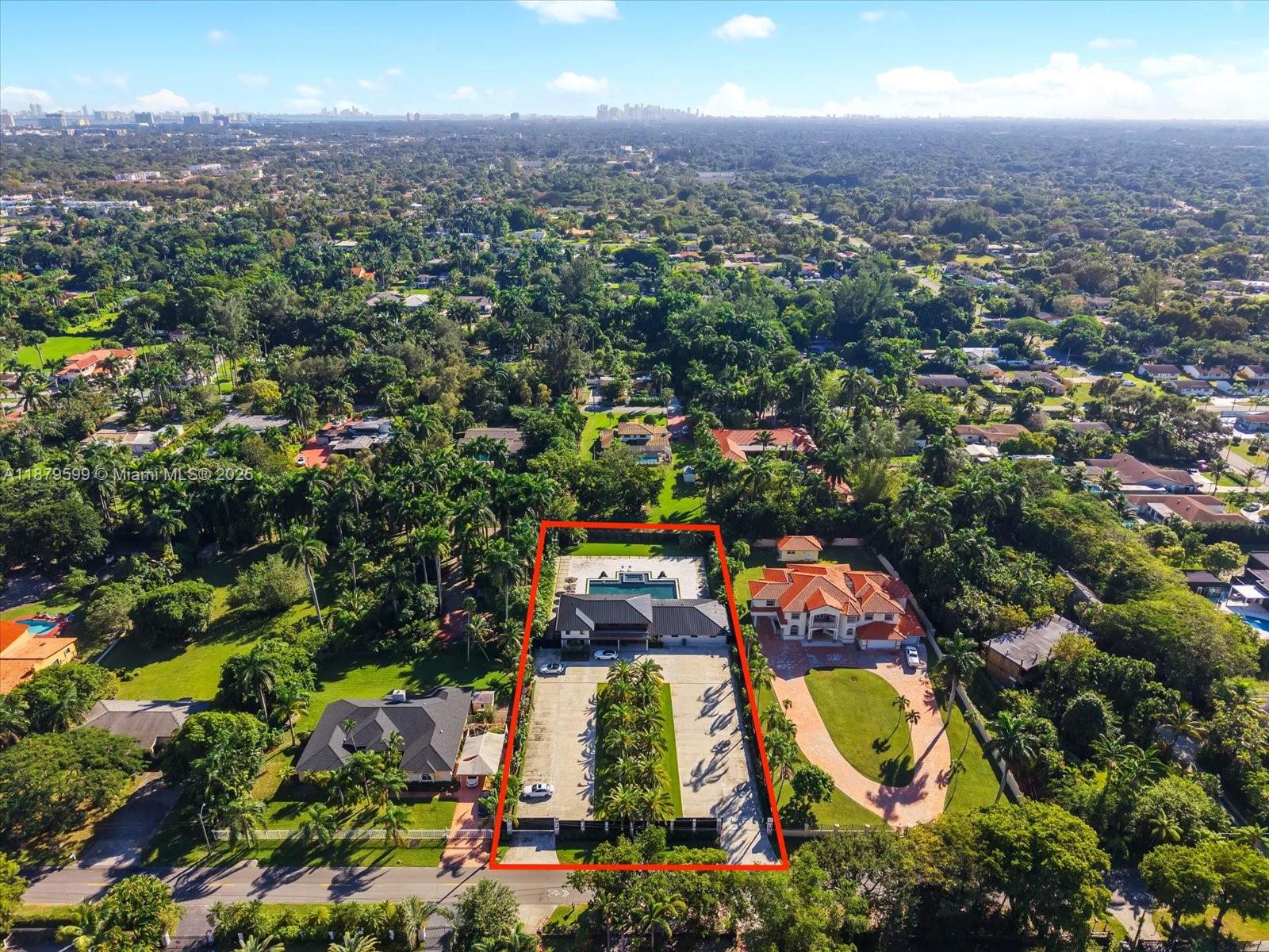 280 NE 156th St Miami, FL 33162