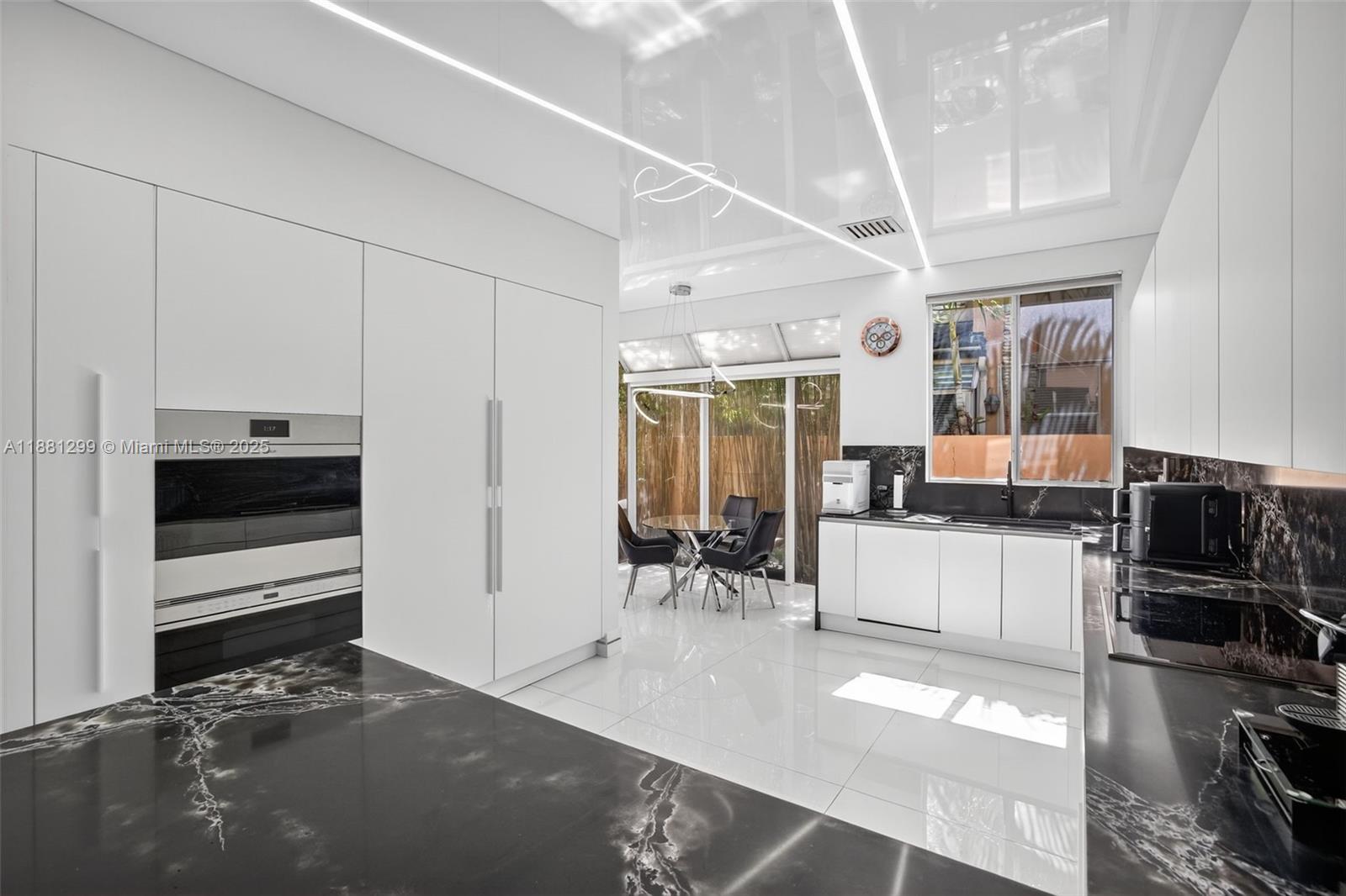 3710 NE 208th Ter Aventura, FL 33180