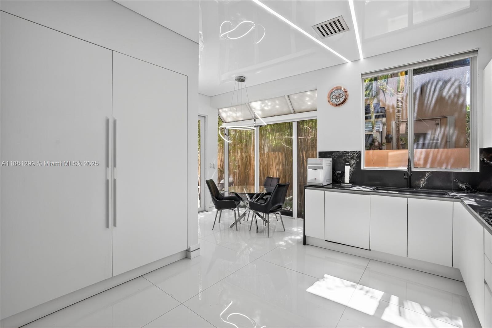 3710 NE 208th Ter Aventura, FL 33180