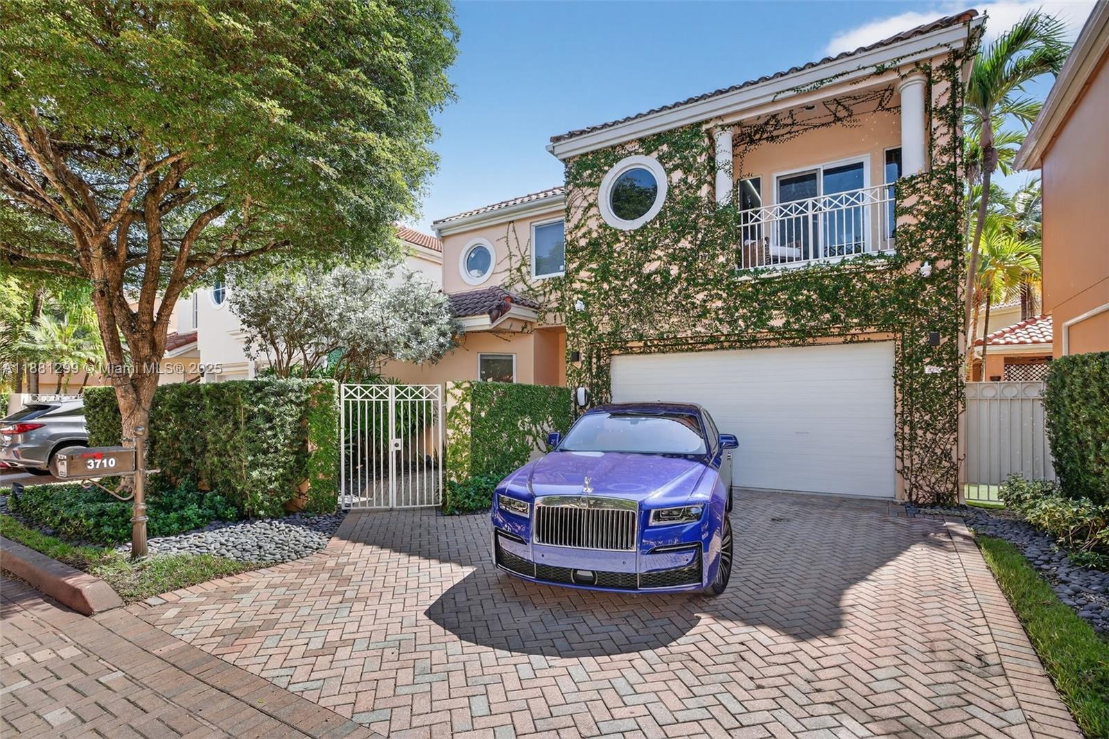 3710 NE 208th Ter Aventura, FL 33180