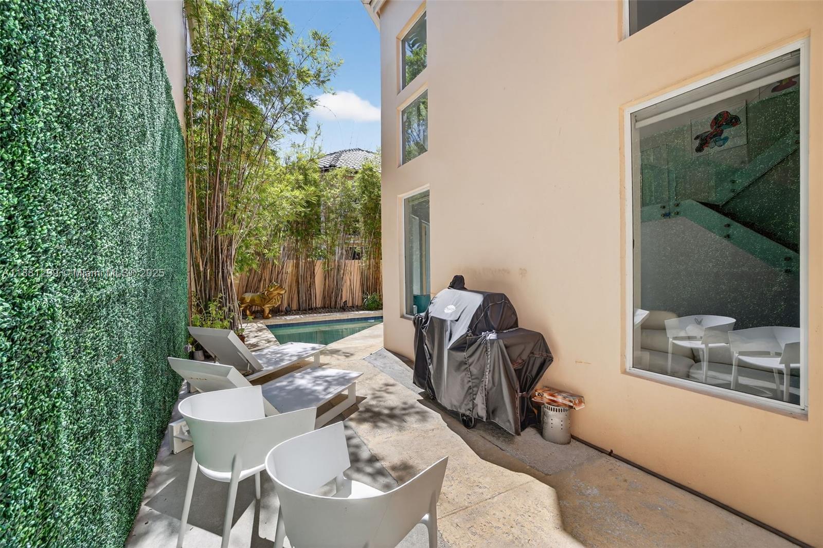 3710 NE 208th Ter Aventura, FL 33180