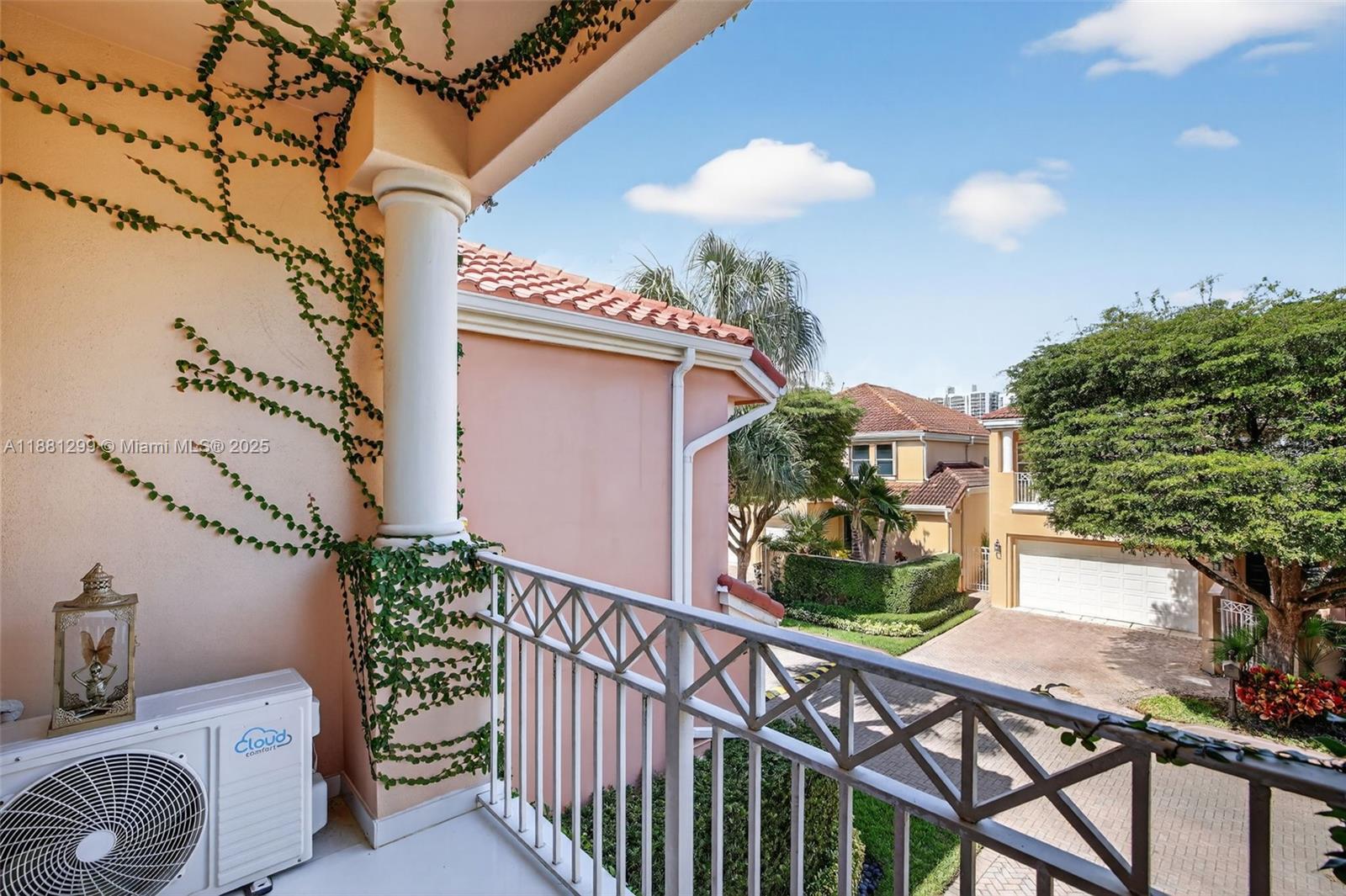 3710 NE 208th Ter Aventura, FL 33180