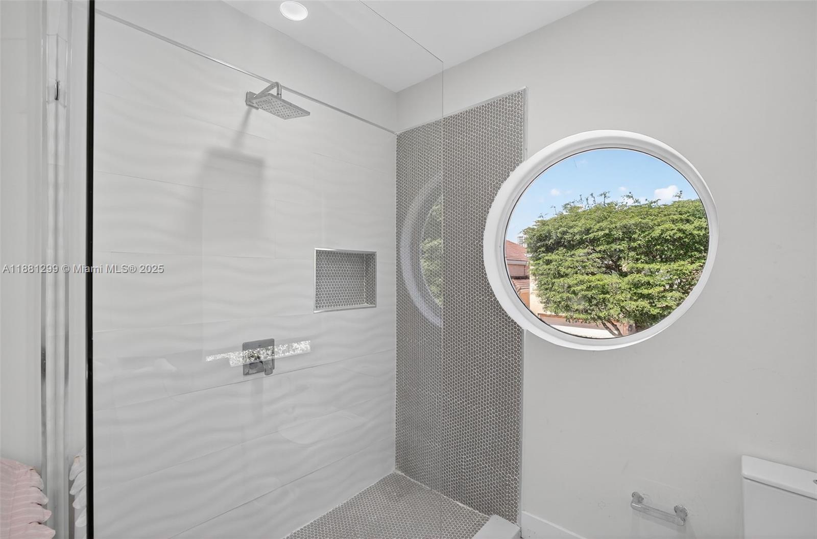 3710 NE 208th Ter Aventura, FL 33180