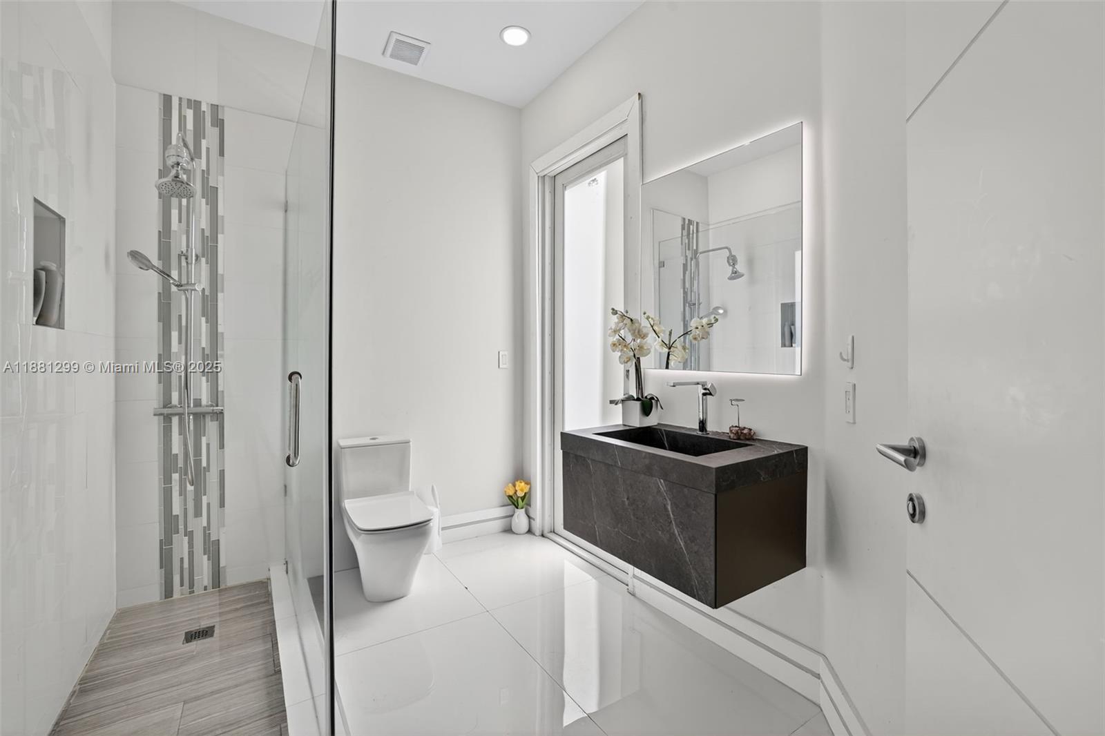 3710 NE 208th Ter Aventura, FL 33180