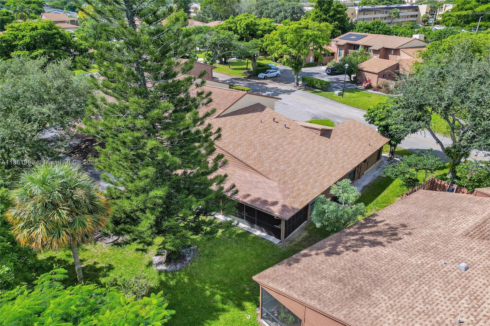 6188 Pine Tree Ln