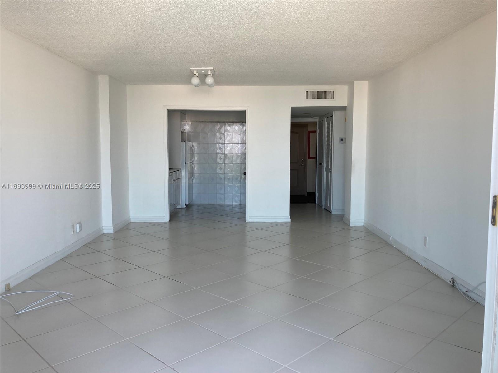 100 Bayview Dr #1902