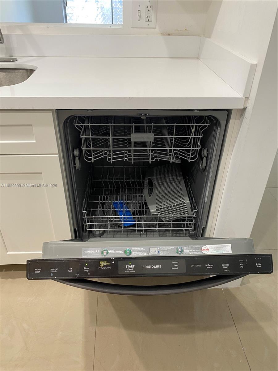 3700 NW 21st St #412 Lauderdale Lakes, FL 33311