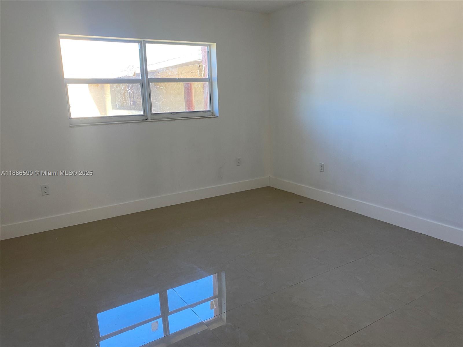 3700 NW 21st St #412 Lauderdale Lakes, FL 33311