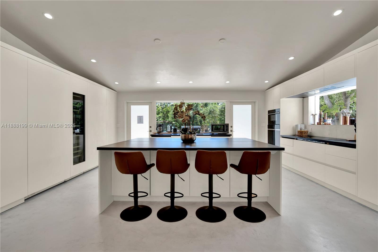 520 Bay Pt Rd Miami, FL 33137