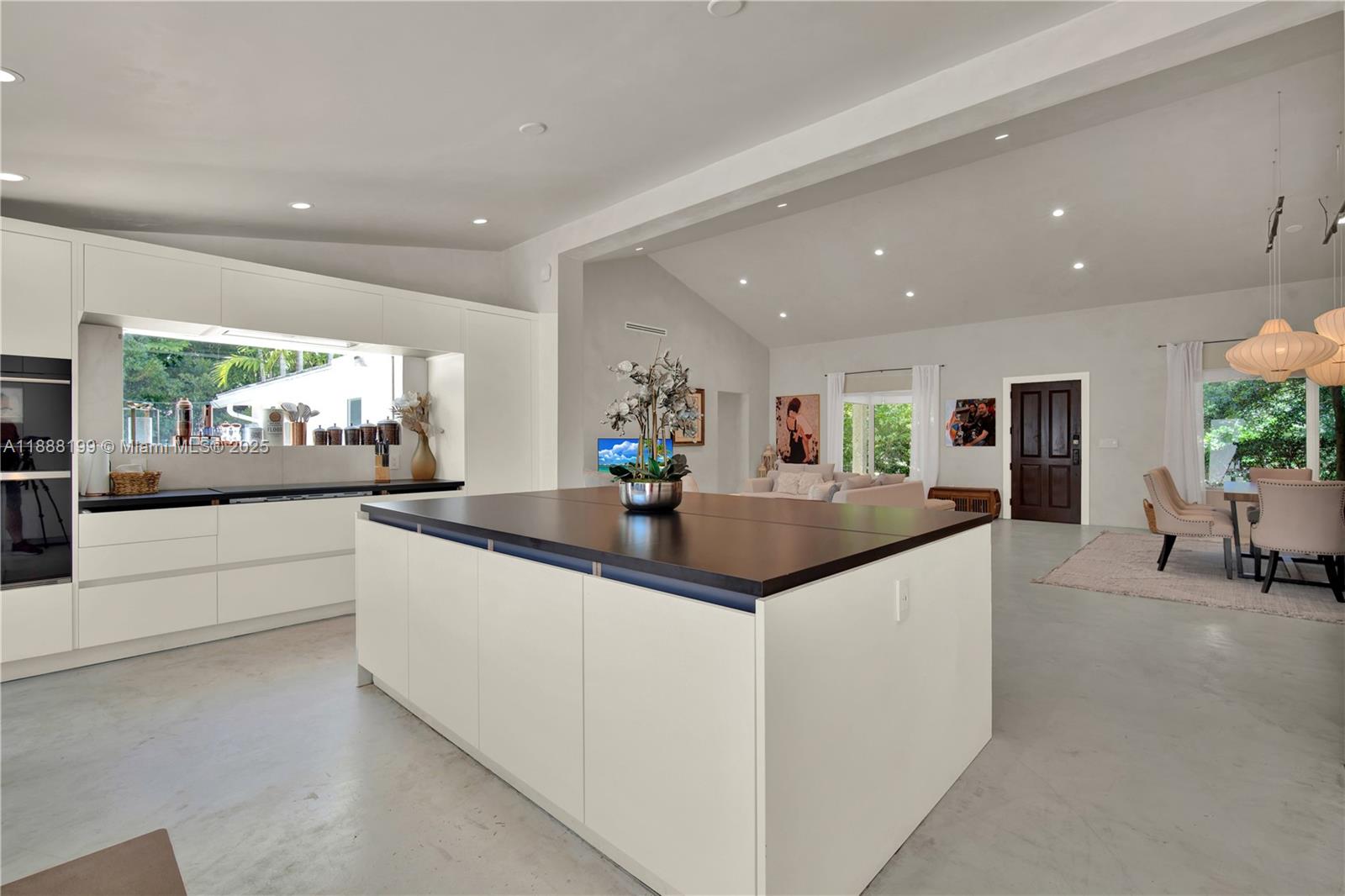 520 Bay Pt Rd Miami, FL 33137