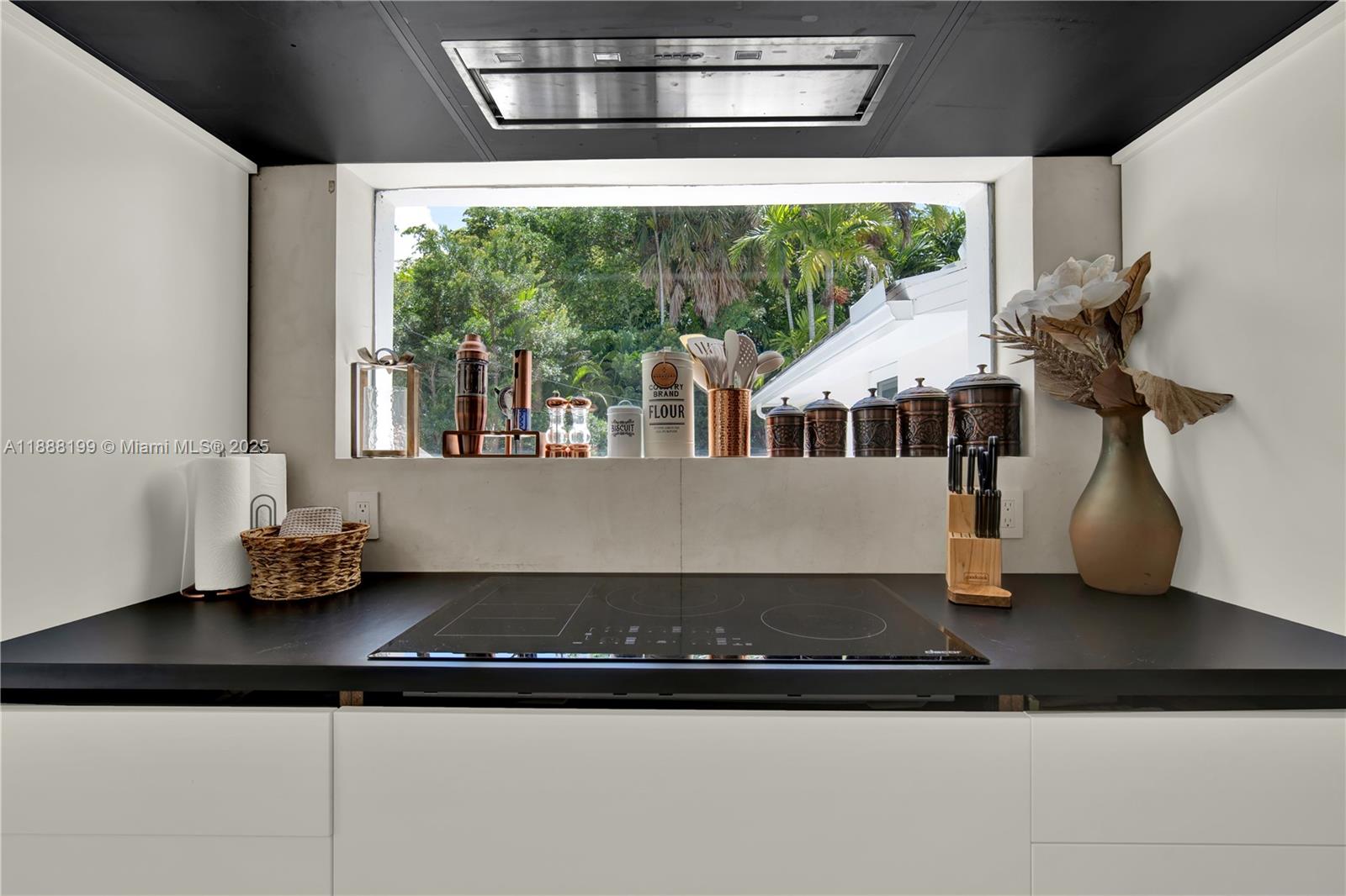 520 Bay Pt Rd Miami, FL 33137