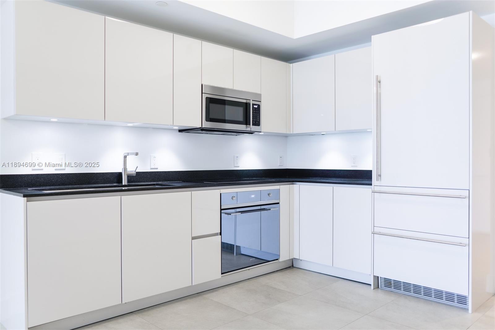 1010 Brickell Ave #3210 Miami, FL 33131