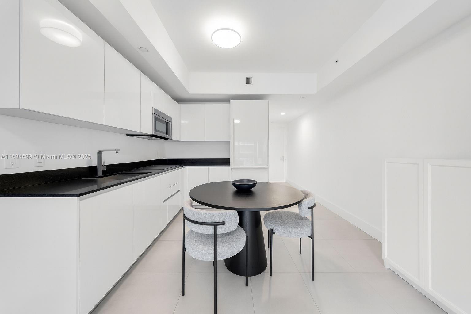 1010 Brickell Ave #3210 Miami, FL 33131