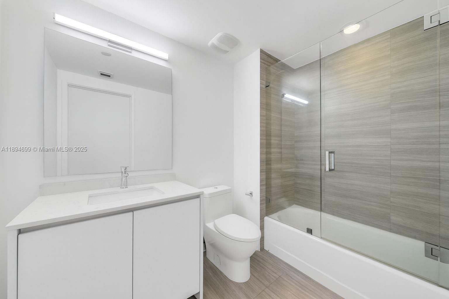 1010 Brickell Ave #3210 Miami, FL 33131