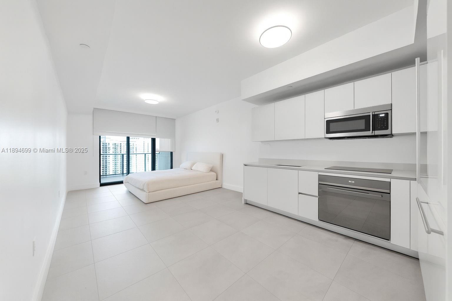 1010 Brickell Ave #3210 Miami, FL 33131