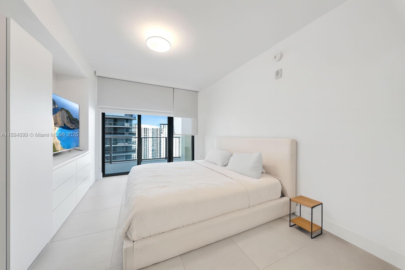 1010 Brickell Ave #3210 Miami, FL 33131