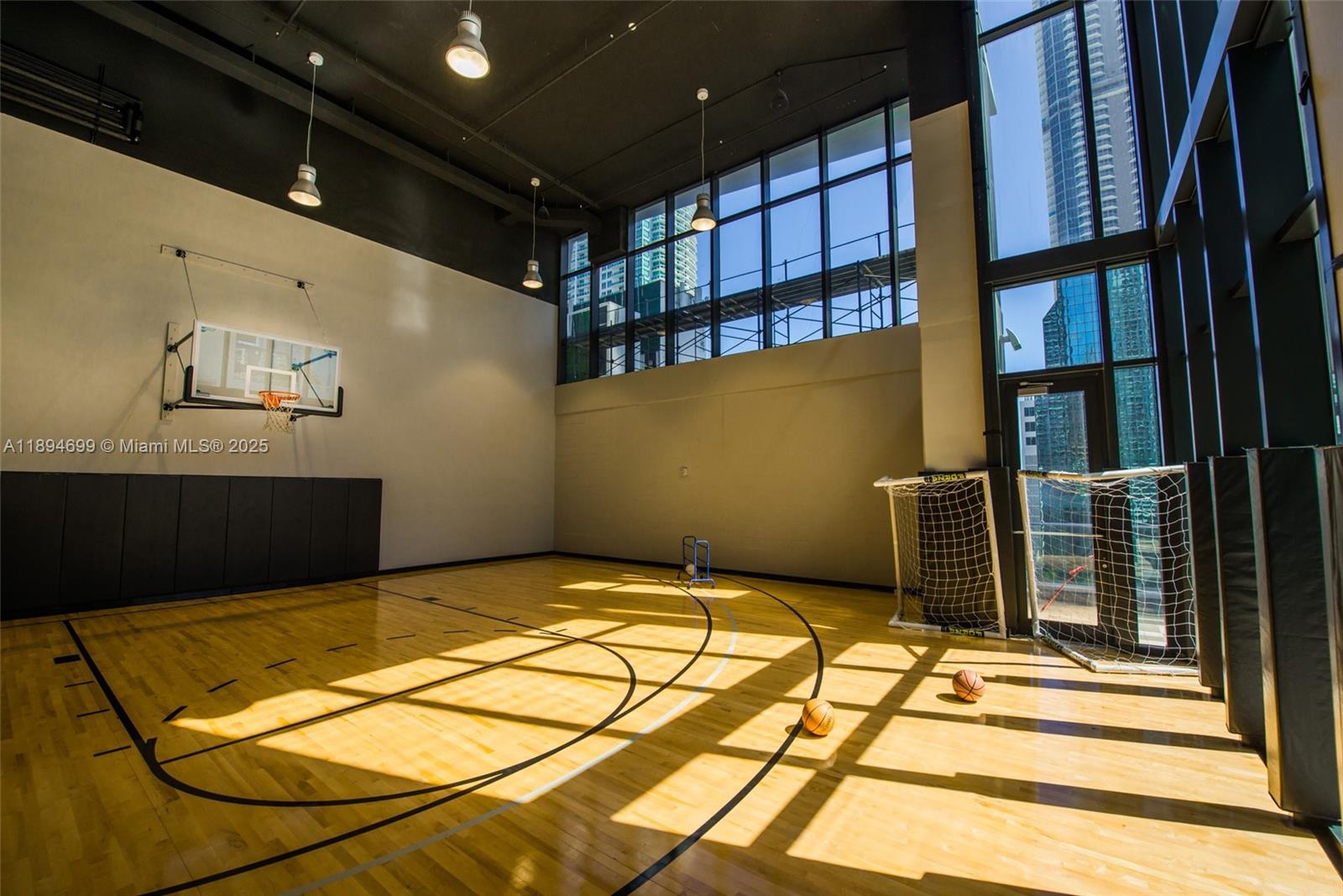 1010 Brickell Ave #3210 Miami, FL 33131