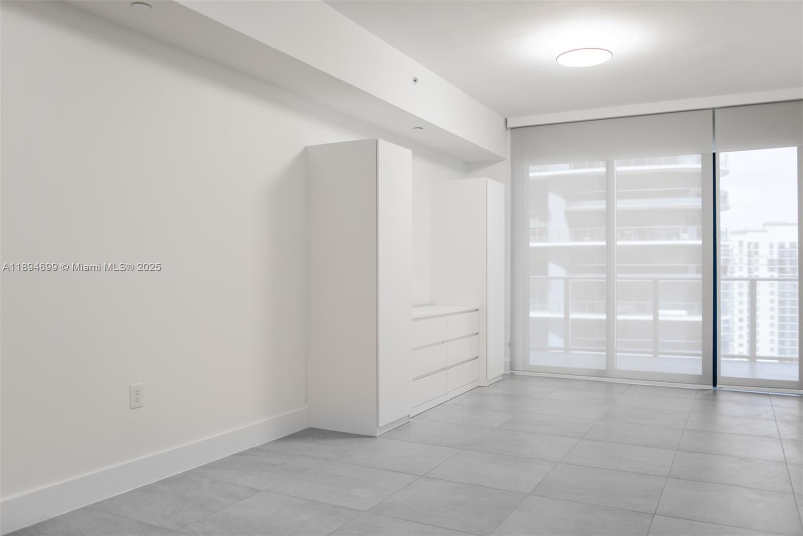 1010 Brickell Ave #3210 Miami, FL 33131